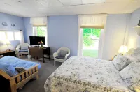 The Brewster Inn Hotels in Dexter