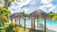 Residence les Cayalines - Pools
