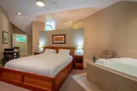 Pigeon Creek Inn - Adults Only Hotels in Olive Township