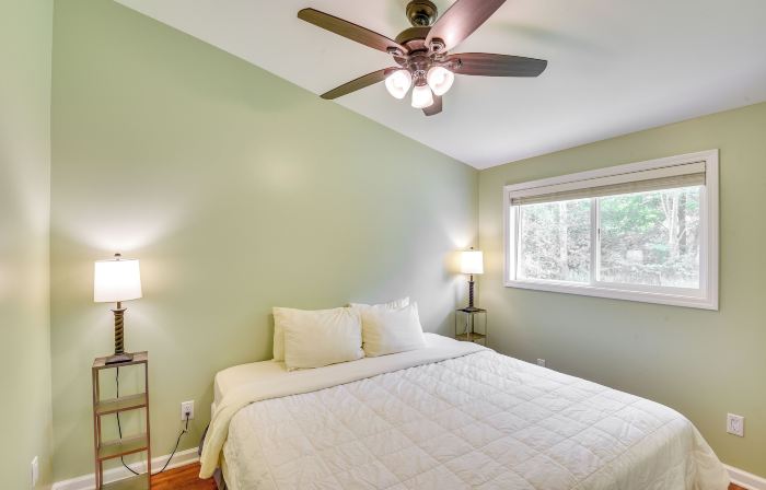 2 Mi to Lake Michigan: Pet-Friendly Sawyer Apt