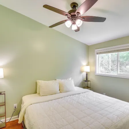2 Mi to Lake Michigan: Pet-Friendly Sawyer Apt