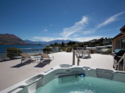 Lakeside Apartments Hotels in Wanaka