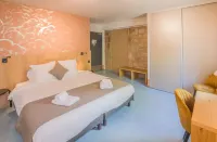 Logis Hotel l'Hôtel des Bains - Salles-la-Source - 3つ星