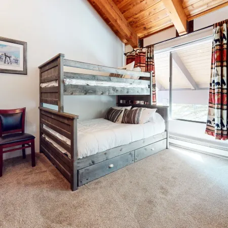 Val DIsere 35 Spacious Condo, Balcony with BBQ , Walk To The Village by RedAwning