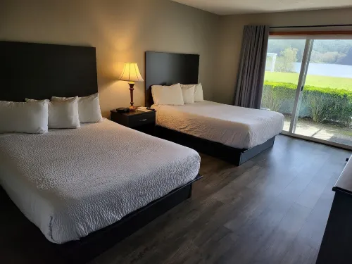 Lakeshore Lodge Hotels in Lakeside