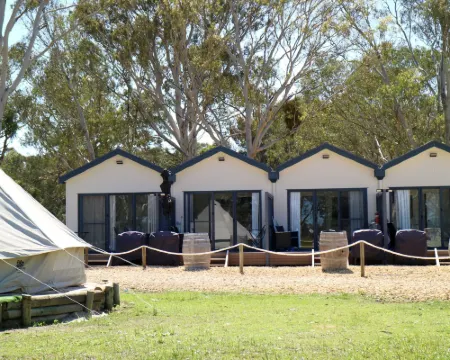 Coonawarra Bush Holiday Park Hotels in Comaum