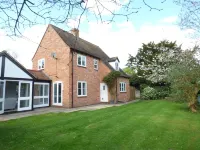 Pebworth Cottage - Homestays