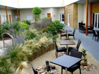 Logis Auberge des Moissons - Pools