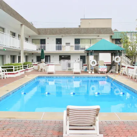 Impala Island Inn