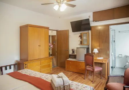 Chalet del Carmen, Coyoacán Отели в г. Койоакан