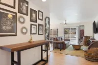 Of Wine & Gods - Hot Tub, BBQ and Fire Pit! 3 Bedroom Home by RedAwning