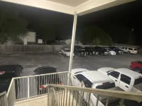 Cedar Creek Inn - Motels