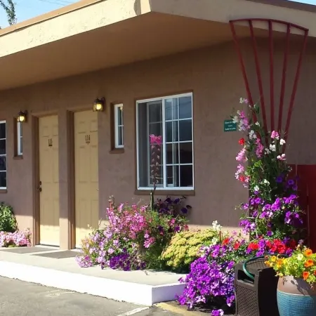 Uptown Inn