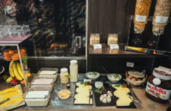 호마리스 웨스트 사이드, 셀프 체크인