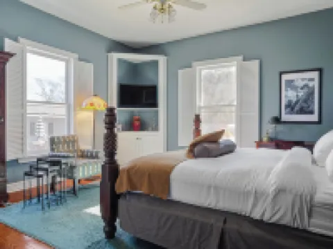 Stone Mountain Manor Hotels in Stone Mountain