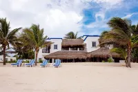 Spacious Beachside Villa with Gourmet Cook, Pool, WiFi – Large Sandy Clean Beach - Villas