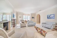 Lanai and Pool Elegant Villa in Winter Haven!