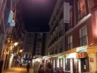Hostal RiMboMbin Hotels in Burgos