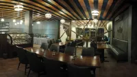 Lagoon Lodge - breakfast