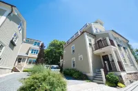 The Newport Lofts - 548 Thames Street Hotel di 