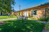 Evergreen Motel Hotels in Ліббі