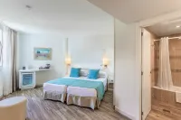Fergus Style Cala Blanca Suites
