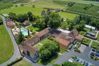 Domaine de Monrecour - Hôtel & Restaurant - Proche de Sarlat - พร้อมWifi