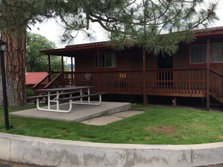 Caboose Motel & Gift Shop