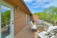 Cozy Branson Townhome 1 Mi to Silver Dollar City! - Parkplatz