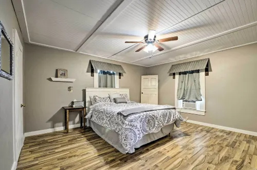 Day Trip to Waco and Temple House on Cattle Farm - 2-Star