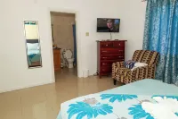 *Spacious, 2 Bedroom  Apartment @ Cedar Grove in Portmore* Hotel a 