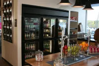 Aloft Buffalo Airport - bar