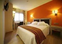 Casa Santos Hotels in Cinca Medio