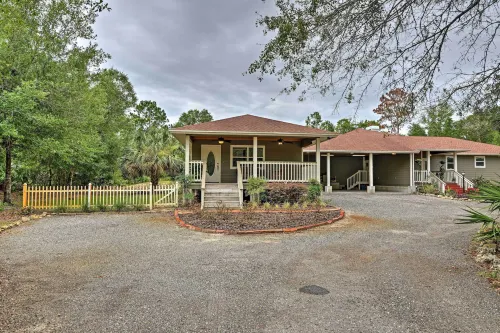 Crystal River Cottage on 1 Acre w/ Deck & Porch! - Lemmikkieläimet sallittu