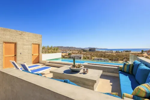 Cerritos Surf Residences - Mountain view
