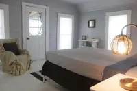 Sweet Mary 2 Bedroom Home by RedAwning - Pet friendly