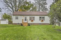 Birchwood Cottage with Red Cedar Lake Access! - 3-Star