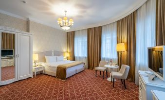 Attache Hotel