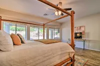 Hot Tub and Mtn Views! Family Getaway in Mesa - شرفة
