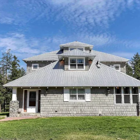 Scenic Loon Lake Adventure Retreat w/ Dock!