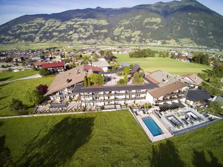 Wohlfühlhotel Schiestl Отели в г. Рид