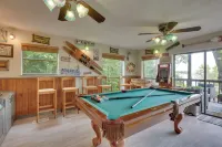 Lakehouse Hot Tub, Waterslide, Game Room and Kayaks - parking