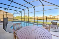 Resort Perks and Gas Grill Spacious Davenport Haven - Jacuzzi