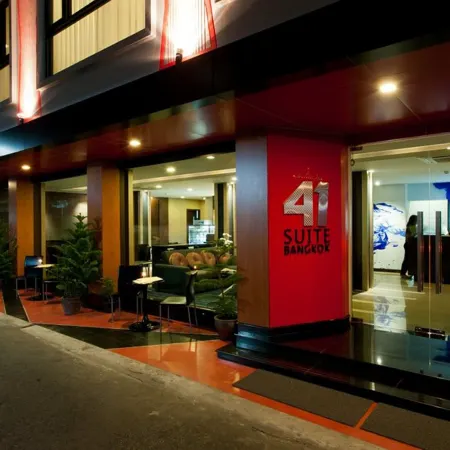 41 Suite Bangkok Отели рядом с достопримечательностью «Станция надземного метро Phrom Phong»
