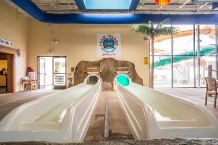 Quality Inn & Suites Palm Island Indoor Waterpark