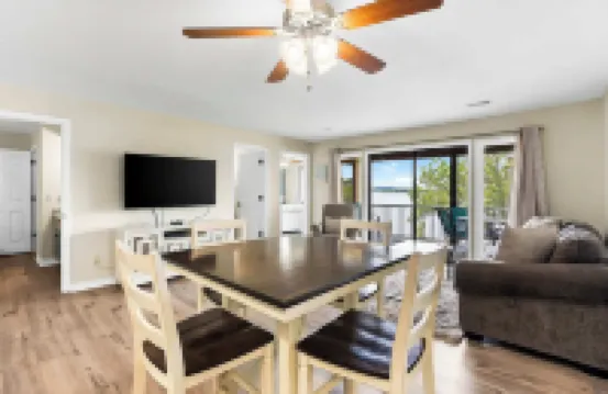 錨點湖畔日落景觀度假屋可容納8人帶私人陽台