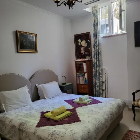 Room-Sintra Lousa Twin Guest Room with P