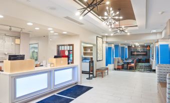 Holiday Inn Express & Suites Stroudsburg-Poconos