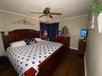 Charming Bungalow-safe area-8 minutes from S Tulsa Hôtels à : Comte de Creek