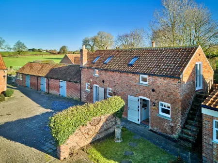 The Rookery Stables Отели рядом с достопримечательностью «Парк Таттершолл Лейкс Кантри»